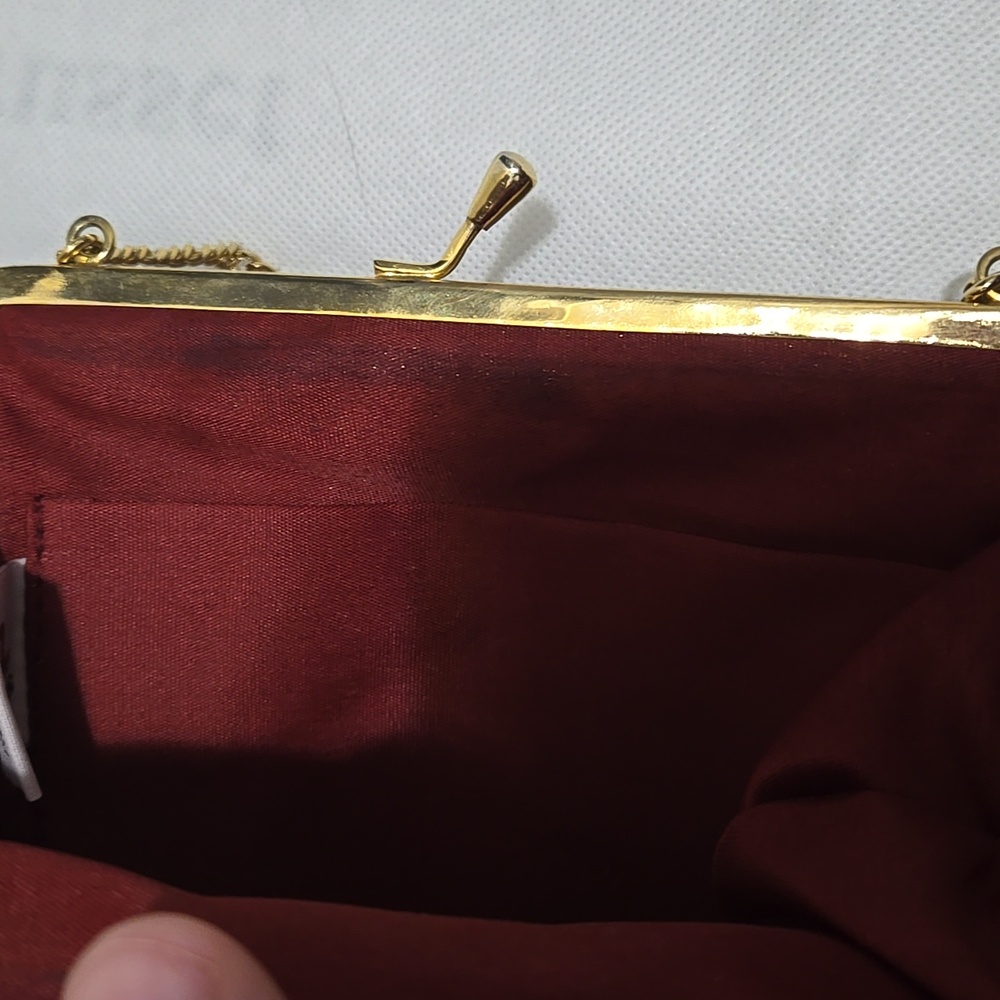 Cottage Product Wine and gold woven silk evening kisslock handbag - Picture 6 of 6